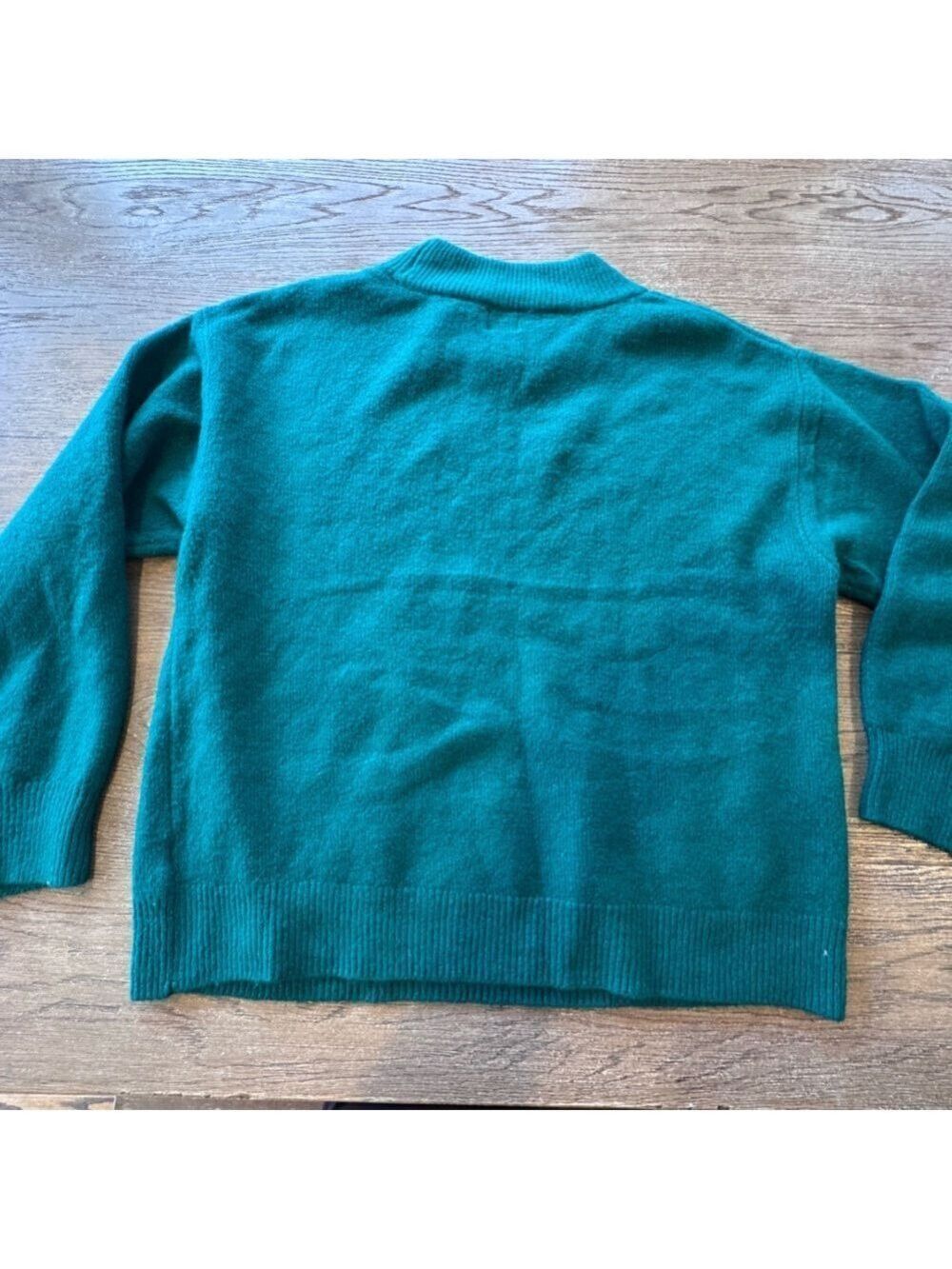 Green Sweater with Ciao Ciao Design - Picture 9 of 10